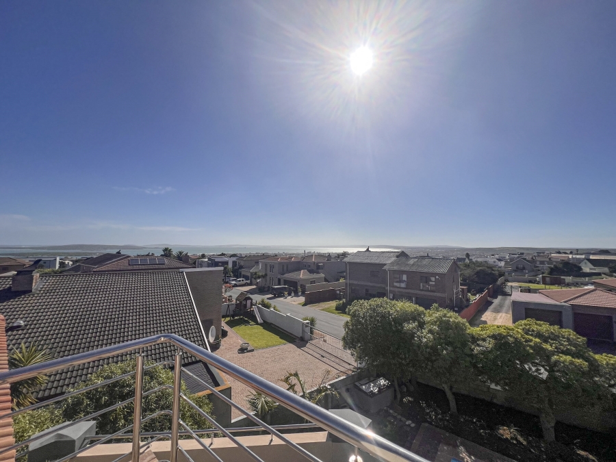 9 Bedroom Property for Sale in Myburgh Park Western Cape